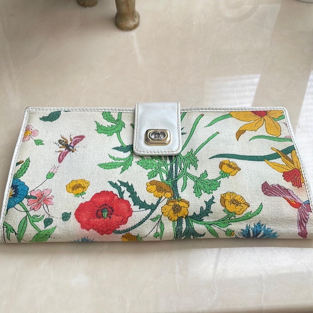 Gucci floral wallet